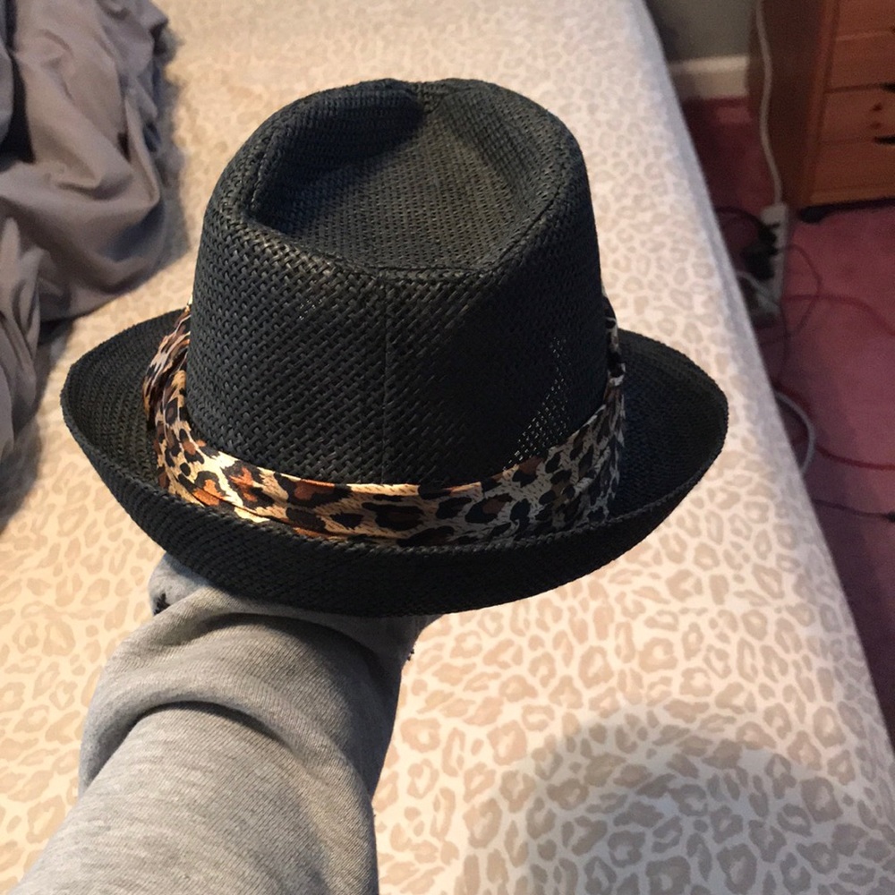 Fedora - Picture 2 of 5